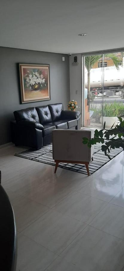Petro Hotel Candeias Candeias  Екстер'єр фото